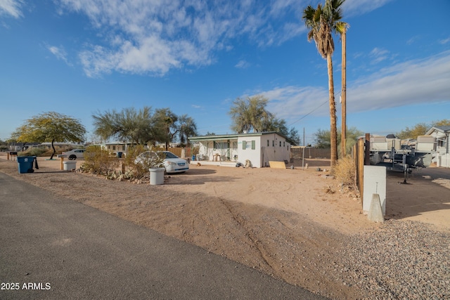 view of front of property