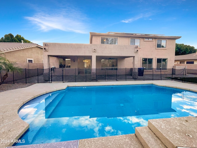 view of swimming pool