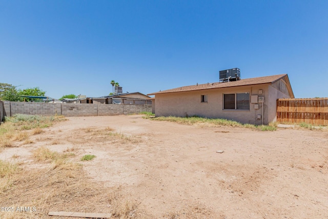 5933 W Mitchell Dr, Phoenix, AZ 85033 - rear view of property