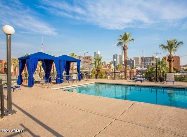 805 N 4th Ave Unit 508, Phoenix, AZ 85003 - community pool with a gazebo and a patio