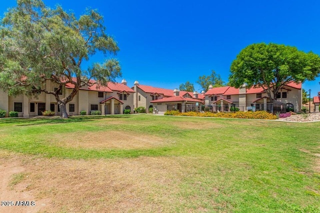 view of yard featuring a residential view