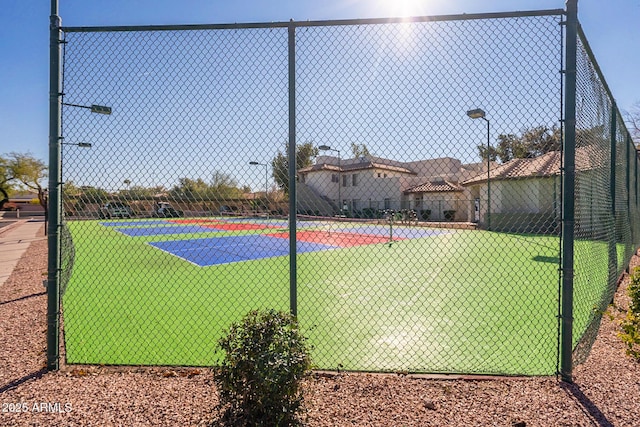 1825 W Ray Rd Unit 1068, Chandler, AZ 85224 - view of sport court featuring fence