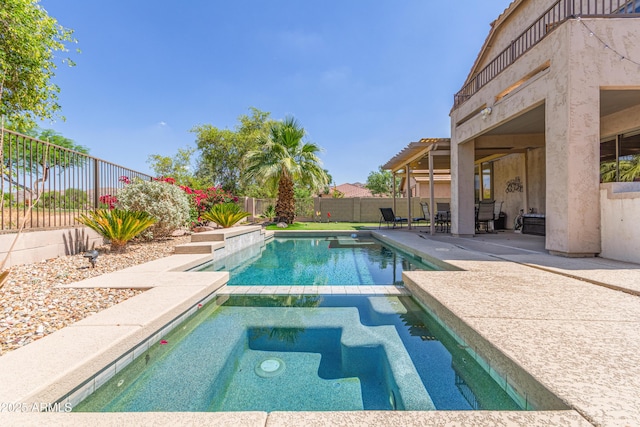 6847 S 27th Pl, Phoenix, AZ 85042 - view of pool with a patio area, a fenced backyard, and a pool with connected hot tub