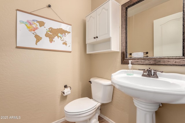 1453 E Elgin Pl, Chandler, AZ 85225 - half bath with toilet, baseboards, and a sink