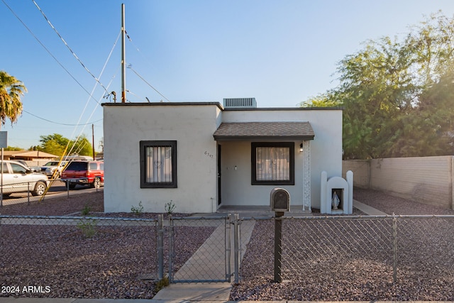 view of front of property