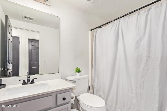 7310 N 68th Ln, Glendale, AZ 85303 - full bath with vanity and a shower with curtain