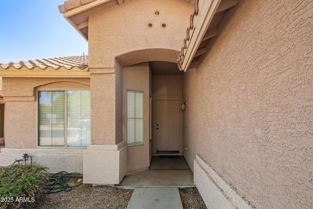 7310 N 68th Ln, Glendale, AZ 85303 - entrance to property with stucco siding