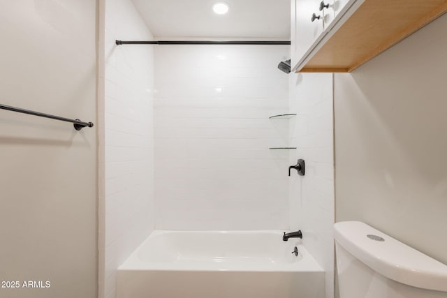4001 E Apollo Rd, Phoenix, AZ 85042 - full bath featuring toilet and shower / bathtub combination