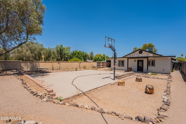 4001 E Apollo Rd, Phoenix, AZ 85042 - view of basketball court with a fenced backyard