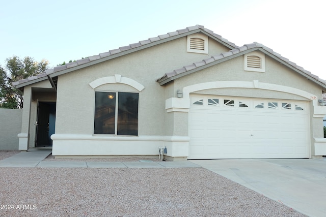 view of front facade with a garage