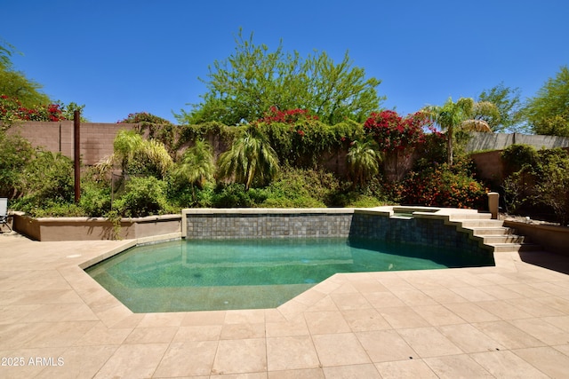 9842 E Celtic Dr, Scottsdale, AZ 85260 - view of swimming pool featuring a fenced backyard, a patio, and a pool with connected hot tub