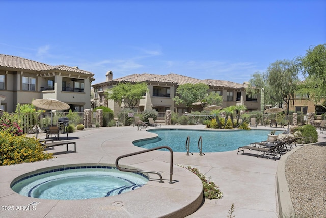 19700 N 76th St Unit 1103, Scottsdale, AZ 85255 - community pool with a patio and a community hot tub