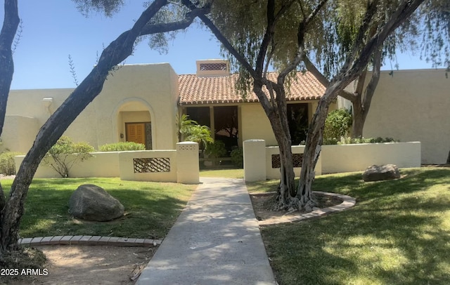 8613 E Appaloosa Trl, Scottsdale, AZ 85258 - view of front of property with stucco siding and a tiled roof