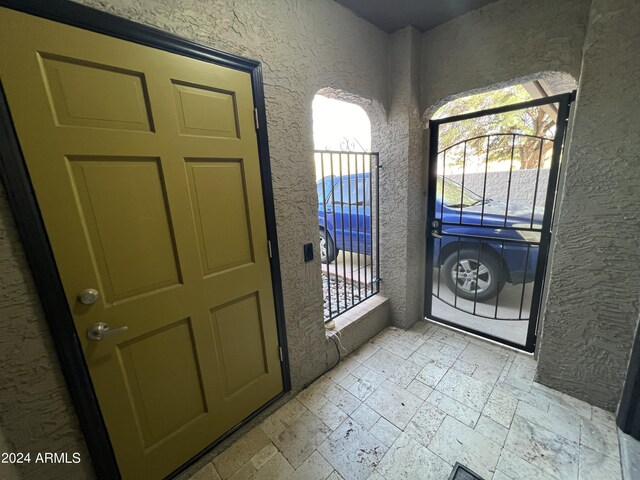 15230 N Blackbird Dr, Fountain Hills, AZ 85268 - entrance foyer featuring a textured wall