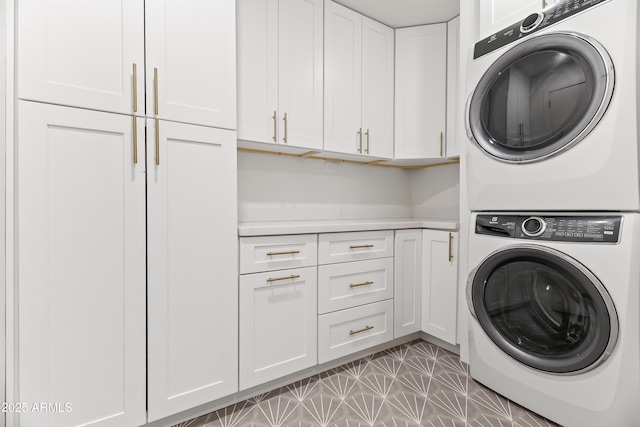 8007 E Del Tesoro Dr, Scottsdale, AZ 85258 - laundry area with estacked washer and dryer and cabinet space