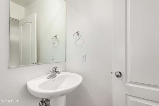 bathroom with sink