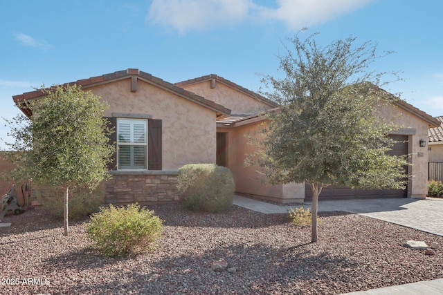 view of front of property featuring a garage