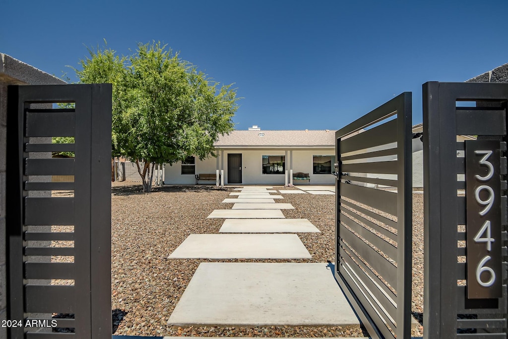 view of front of home