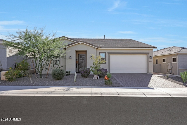 view of front facade featuring a garage