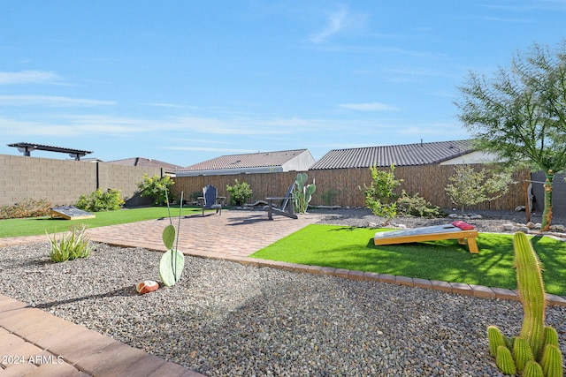 view of yard featuring a patio