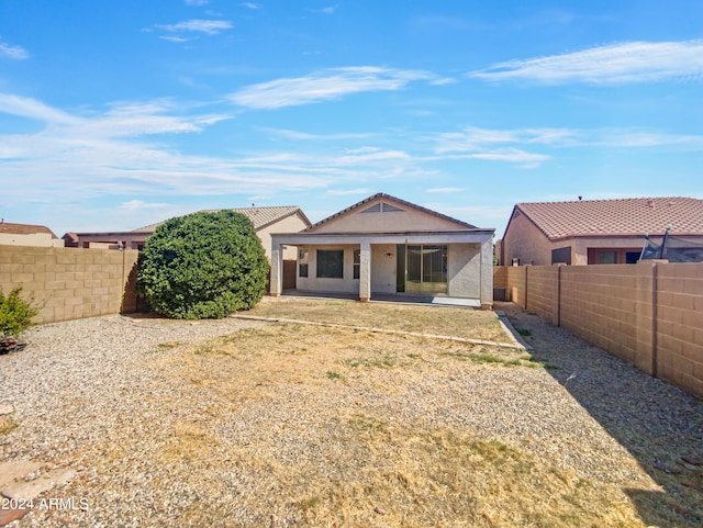 11168 E Lost Canyon Ct, Gold Canyon, AZ 85118 - back of property featuring a patio