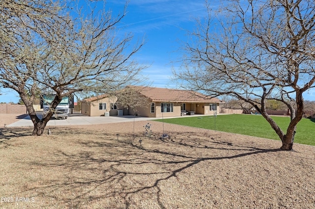 exterior space featuring a front yard