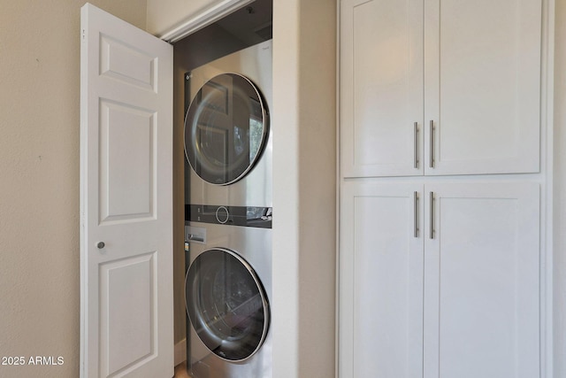 15050 N Thompson Peak Pkwy Unit 2072, Scottsdale, AZ 85260 - washroom with estacked washer and dryer