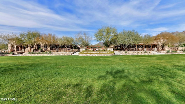 18502 N 98th Way, Scottsdale, AZ 85255 - view of home's community featuring a lawn