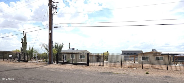 144 N Cactus Rd, Apache Junction, AZ 85119 - view of front of house with a fenced front yard