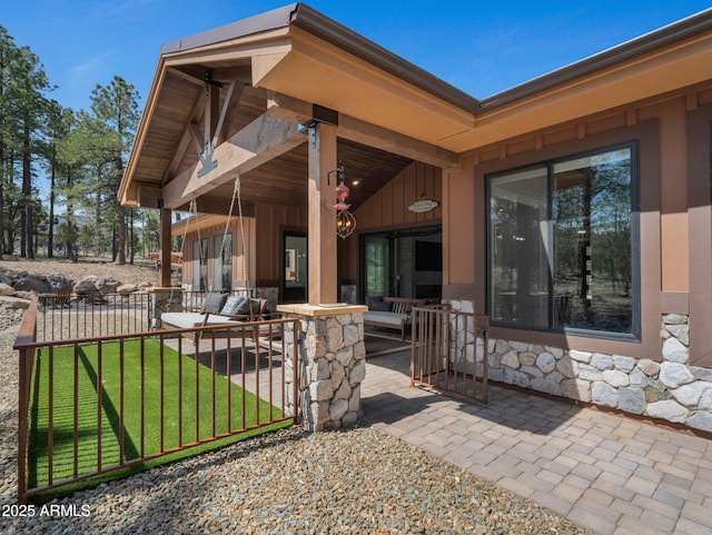 1137 Timbernook Xing, Williams, AZ 86046 - view of patio featuring a gate