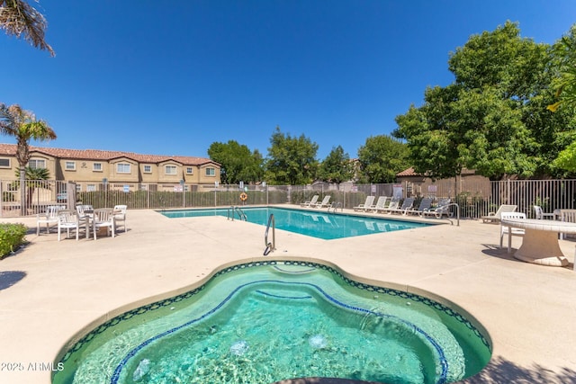 125 S 56th St Unit 124, Mesa, AZ 85206 - community pool with a patio area