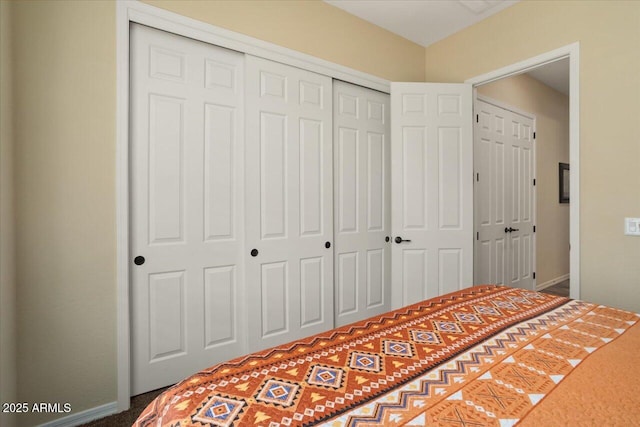 bedroom featuring carpet floors