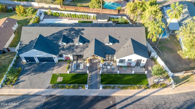 drone / aerial view featuring a residential view