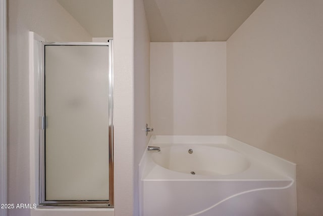 4804 S 25th Dr, Phoenix, AZ 85041 - bathroom featuring a stall shower and a garden tub