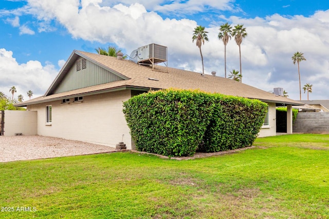 15424 N 52nd Pl, Scottsdale, AZ 85254 - view of side of home with roof with shingles