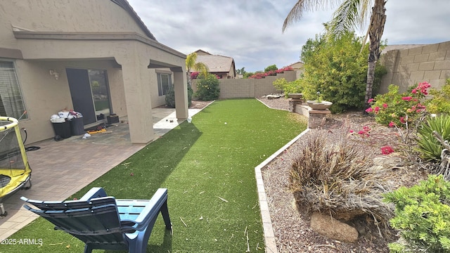 3002 W Caravaggio Ln, Phoenix, AZ 85086 - view of yard with a patio area