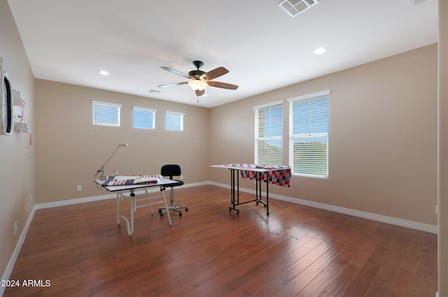 misc room featuring visible vents, baseboards, and ceiling fan