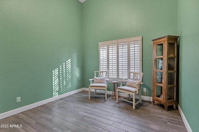 26475 N Wrangler Rd, Scottsdale, AZ 85255 - living area featuring wood finished floors and a towering ceiling