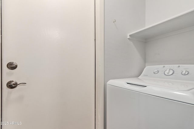 laundry area featuring washer / clothes dryer