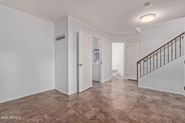 entryway with washer / clothes dryer