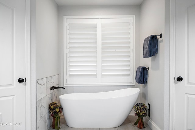 bathroom with a bathtub