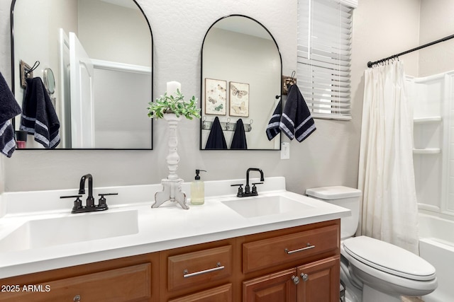 11658 E Chevelon Trl, Gold Canyon, AZ 85118 - bathroom featuring double vanity, toilet, and shower / bath combination with curtain