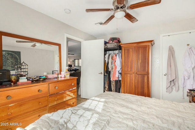 bedroom with ceiling fan