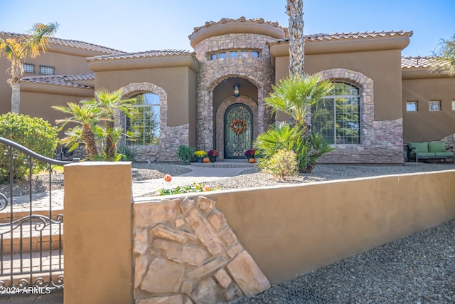 view of mediterranean / spanish-style home