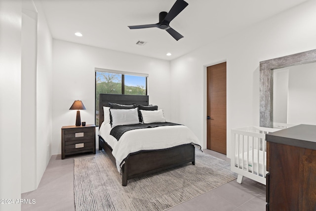 bedroom with ceiling fan