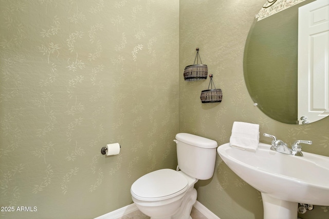 2472 E Prescott Pl, Chandler, AZ 85249 - half bath featuring toilet, a sink, and baseboards