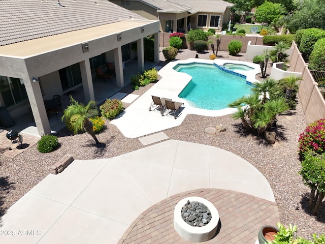 2472 E Prescott Pl, Chandler, AZ 85249 - view of pool with a patio, an outdoor fire pit, fence, and a pool with connected hot tub