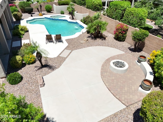 2472 E Prescott Pl, Chandler, AZ 85249 - view of pool featuring a patio area, a fenced backyard, and a pool with connected hot tub