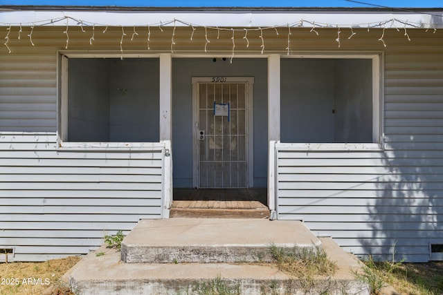 5901 E Short Ave, Globe, AZ 85501 - property entrance featuring a porch