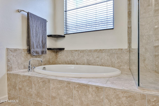 19946 W Glenrosa Ave, Litchfield Park, AZ 85340 - bathroom featuring a garden tub
